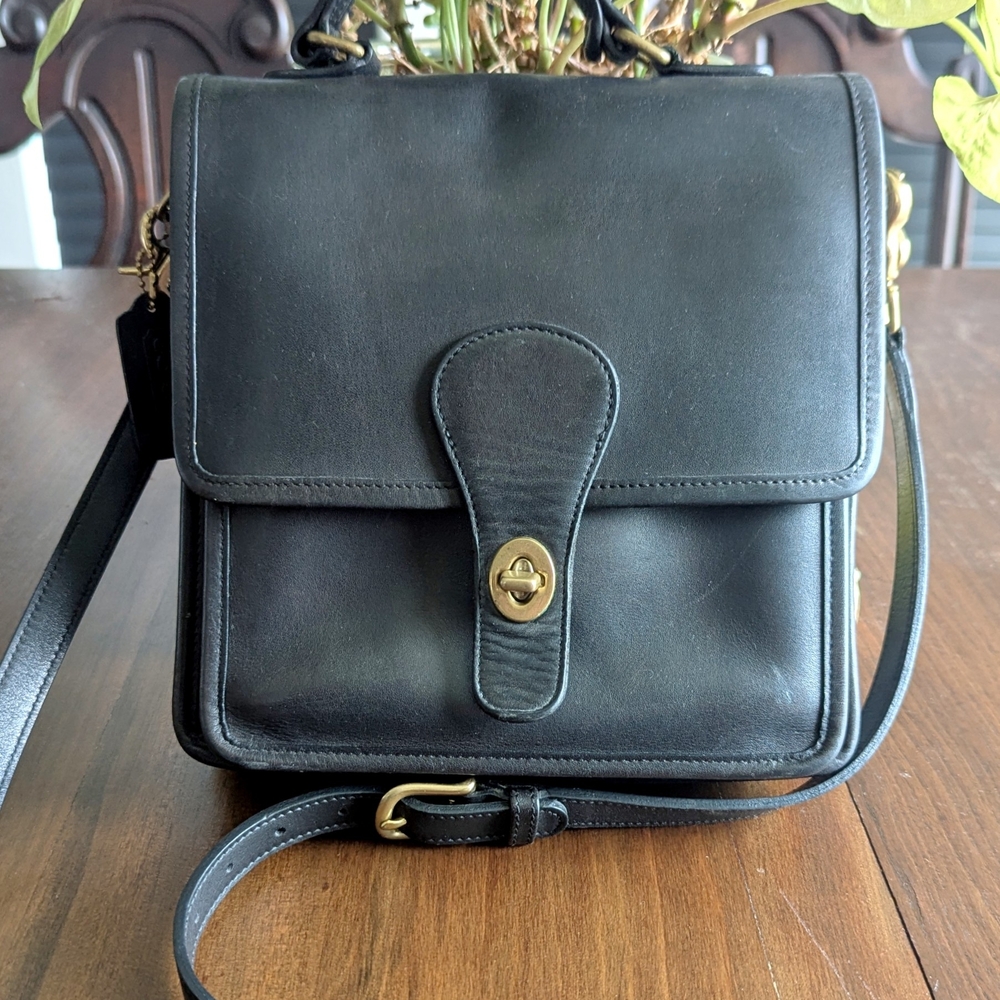 Coach 90's Black Station 5130 Shoulder Bag/Crossbody Thick Leather